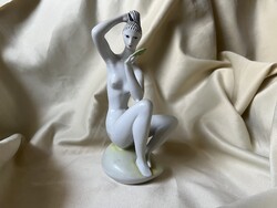 Zsolnay Tükrös Nő