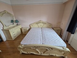 Igényes, teljes hálószoba bútor Olaszországból