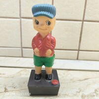 Retro Műanyag pisilő fiú eladó!