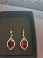 Ezüst köves fülbevaló