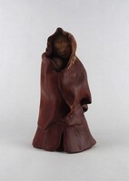 1V134 Olga Szabó: Ceramic Figurine of Mother and Child, 21 cm