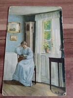 Antik romantikus képeslap,  olvasó kék ruhás hölgy, nő, 1920-as évek körüli