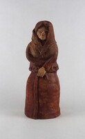 1V135 Olga Szabó: Old Woman Ceramic Figurine, 22 cm
