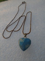 LAPIS lazuli szív medál jelzett duble arany láncon a drágakő súlya 8,95 ct lánc hossza 45 cm