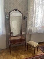 Neobarokk fésülködő asztal tükörrel