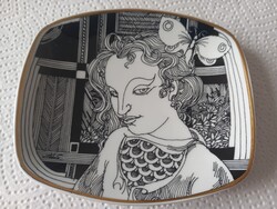 Szász Endre grafikával díszített hollóházi porcelán tálka (lány pillangóval)