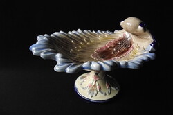 Talpas fajansz asztalkőzép.