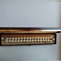 Antik gyöngy nyaklánc. Nagy gyöngy gyöngyök.. Súly - 57,47 gram .  A gyöngyök átmérője 11 mm.