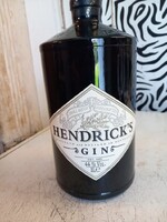 Ritka,fogyasztható, gyűjtői darab. Első, skót, 2003 as HENDRICKS gin, 44% 1L