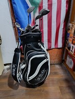 Eladó golf szett labdákkal, labdatartó tee-vel. Golf ütő