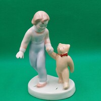 Ritka festésű Káldor Aurél Aquincum porcelán Macival sétáló kislány figurák