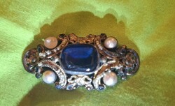 Antik régi kitűző, bross kék zafírral, igazgyöngyökkel, 53 x 25 mm