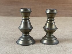 2 DB KICSI RÉZ GYERTYATARTÓ EGYÜTT, PÁRBAN, 7.2 CM