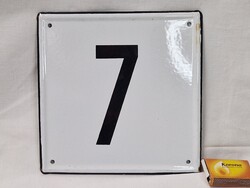 Régi nagyméretű zománcos házszám tábla 7-es felirattal szép állapotban 20 x 20 cm.