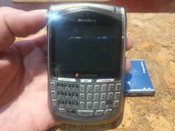 Retro blackberry 8700v mobiltelefon szép állapotban