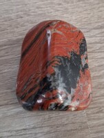 Csiszolt jáspis kő, 3,5/3 cm
