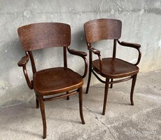 Gyönyörű Restaurált Antik Bécsi Thonet szecesszió mintás karosszékek párban!