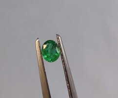 Smaragd - 0,14 ct, 3,8x3,2x2,1 mm (4123) - nagyon szép szín!