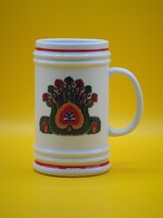 Hollóházi porcelán kalocsai mintás Monori Állami Gazdaság korsó 11 cm