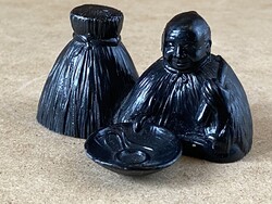 TALÁN DÉL AMERIKAI ASZTALDÍSZ, FEKETÉRE FESTETT FÉM SZOBOR, ÜLŐ FÉRFI TÁLLAL 4.2 CM
