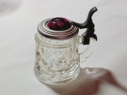 Sörös korsó miniatűr üveg - ón alumínium fedeles Rodonit kő díszítésel - retro emlék dísztárgy 6cm