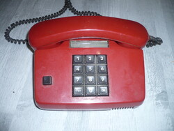 Régi retro nyomógombos asztali telefon