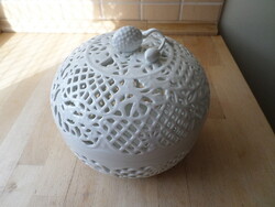 Herendi nagy fehér áttört porcelán bonbonier 19 cm