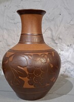 Észak koreai barna váza szőlő mintával