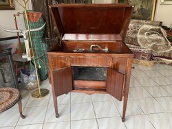 Különleges Szecessziós Szekrényes Gramofon