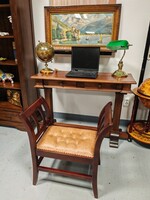 Chesterfield jellegű bőr karfás ülőke ,újszerű állapotú pad , rusztikus irodaszék