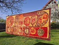 Retro selyem mokett, falvédő, újszerű állapotban, tartórúddal, 180x75cm.