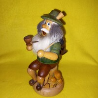 "Rauchmann ". Eredeti Erzgebirgische  (Erzgebirge). Füstölő, fa figura, karácsonyi dekoráció.