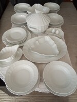 27 darabos fehér Herendi porcelán étkészlet látványos rokály mintával!