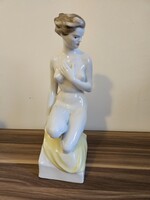 Női akt porcelán