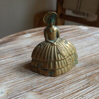 Csodás antik réz kisasszony csengő I. (7,3x6,5x4,7 cm)