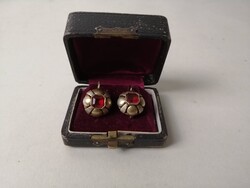 14K ARANY FÜLBEVALÓ DOBOZÁBAN