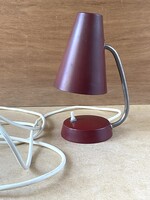 BORDÓ SZÍNŰ, RETRO FÉM ASZTALI LÁMPA 24 CM