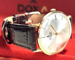 NOS állapotú 14 K arany doxa, gyári doboz, fémjel, jelölt korona, érett konyak színű  szíj 34,5 mm
