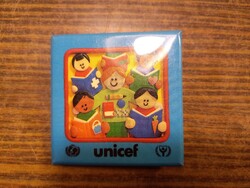 Unicef nagyméretű kitűző