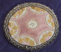 Régi ovális bársony terítő vitrinbe (L5508)