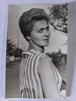 Régi fotó-képeslap  fiatal hölgy portréja  1960-as évek