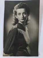 Régi fotó fiatal hölgy portréja  1950-es évek