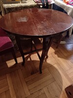Thonet ovál asztal összecsukható