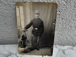 V.h. katona fotó