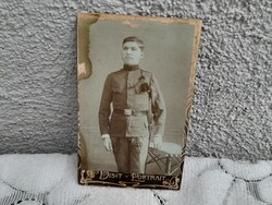 V.h. katona fotó