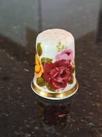 Finsbury angol porcelán gyűszű rózsás dekorral old country roses hangulatban
