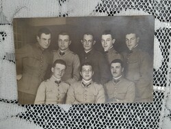 V.h. katona fotó
