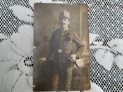 V.h. katona fotó