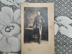 V.h. katona fotó