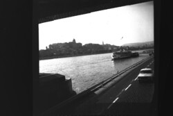 Régi 6x6cm fotónegatív Budapest pesti rakpart a Budapest hajóval 1970-es évek